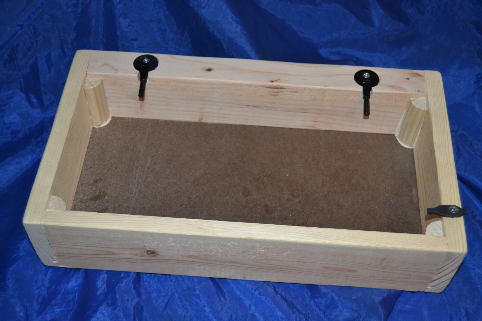 BASE WOOD w/HINGES SINGER SEWING MACHINES 28/128-99-185-SPARTAN OTHER PLEASE ASK