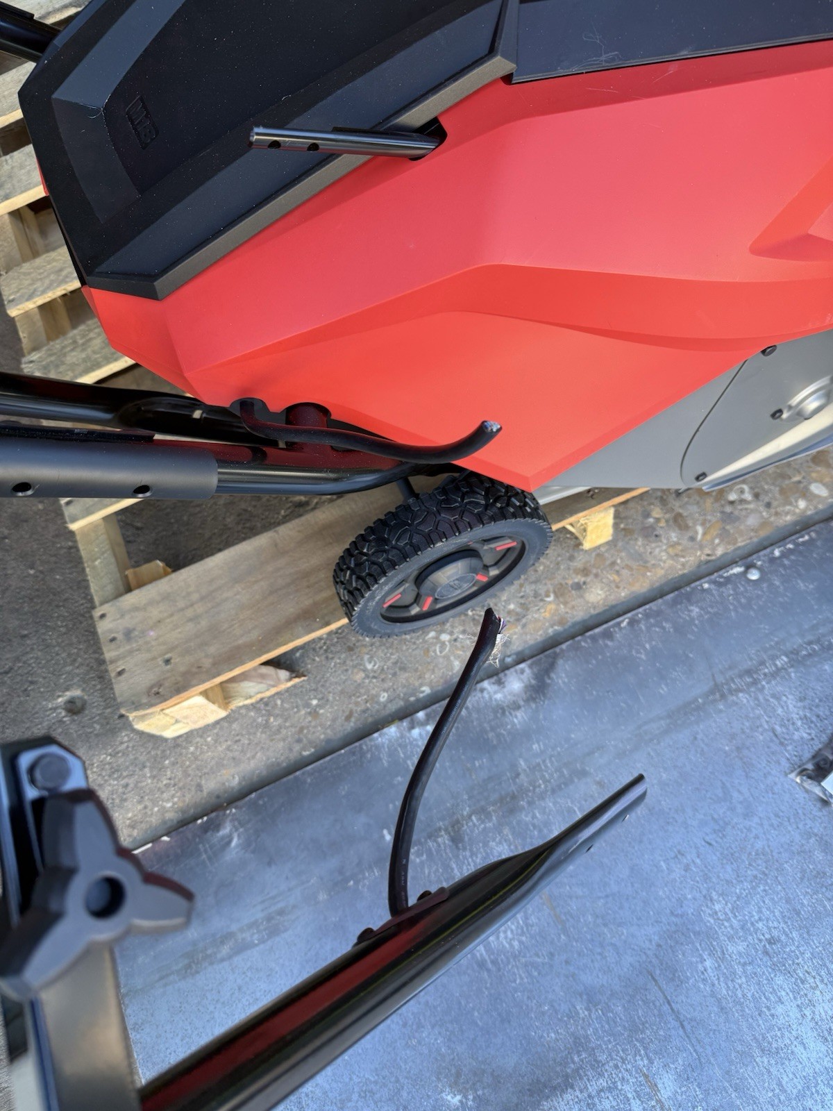 FOR REPAIR Milwaukee 3036-20 M18 FUEL 18V 21" Dual Battery Snow Blower Tool only