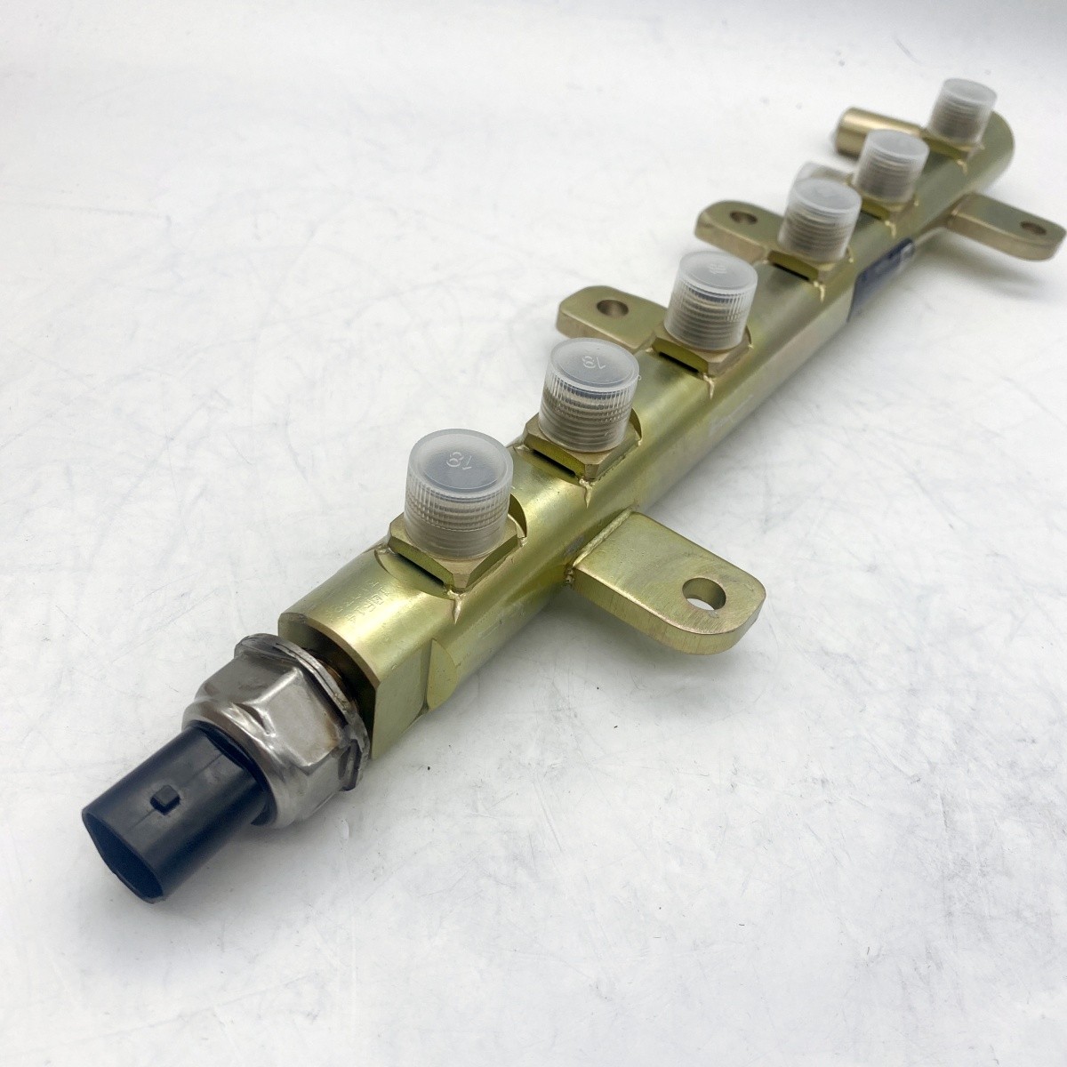 0445226126 5295117 Cummins 6.7L Fuel Rail for 13-18 Dodge Ram 6.7L Diesel