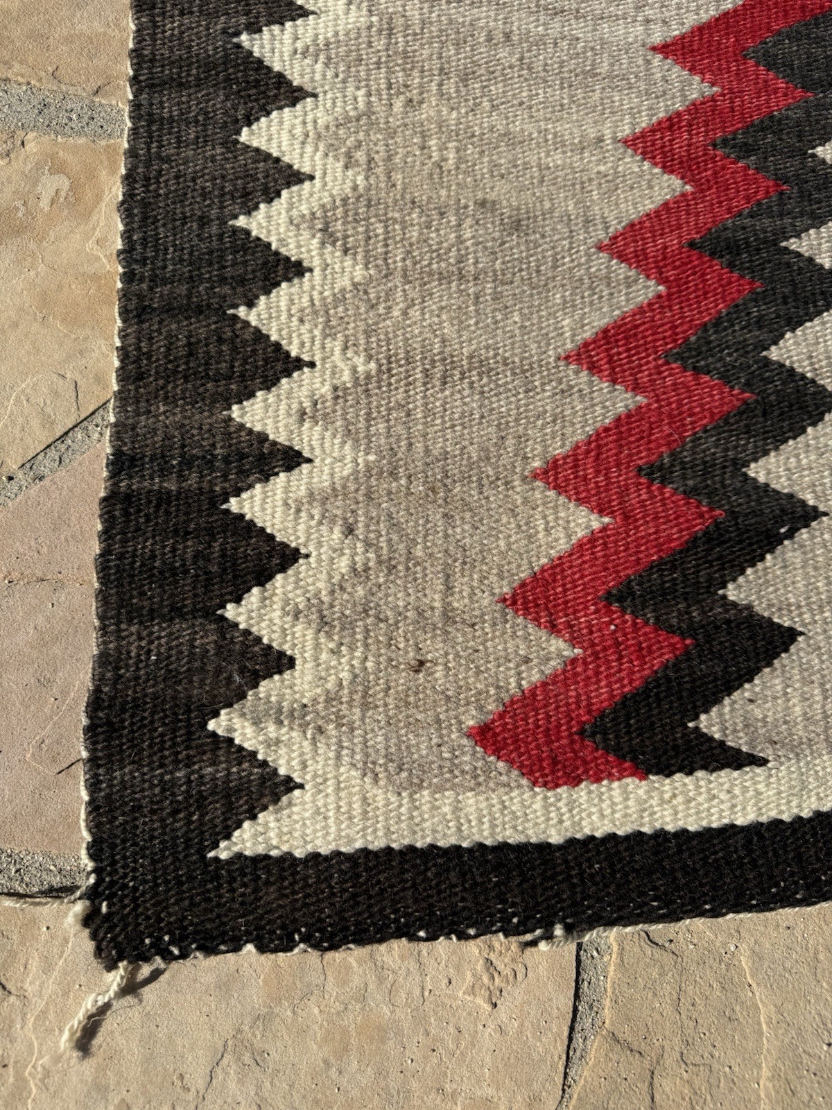 AUTHENTIC NAVAJO CABIN RUG c1920’s 60”X 32” XLNT NATIVE AMERICAN TIGHT WEAVING