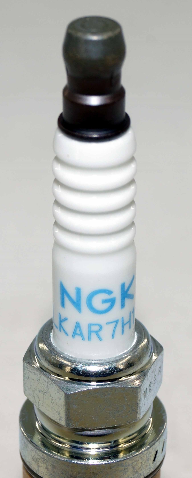 Set of 4 Genuine NGK 96964 Laser Iridium Spark Plugs DILKAR7H11GS