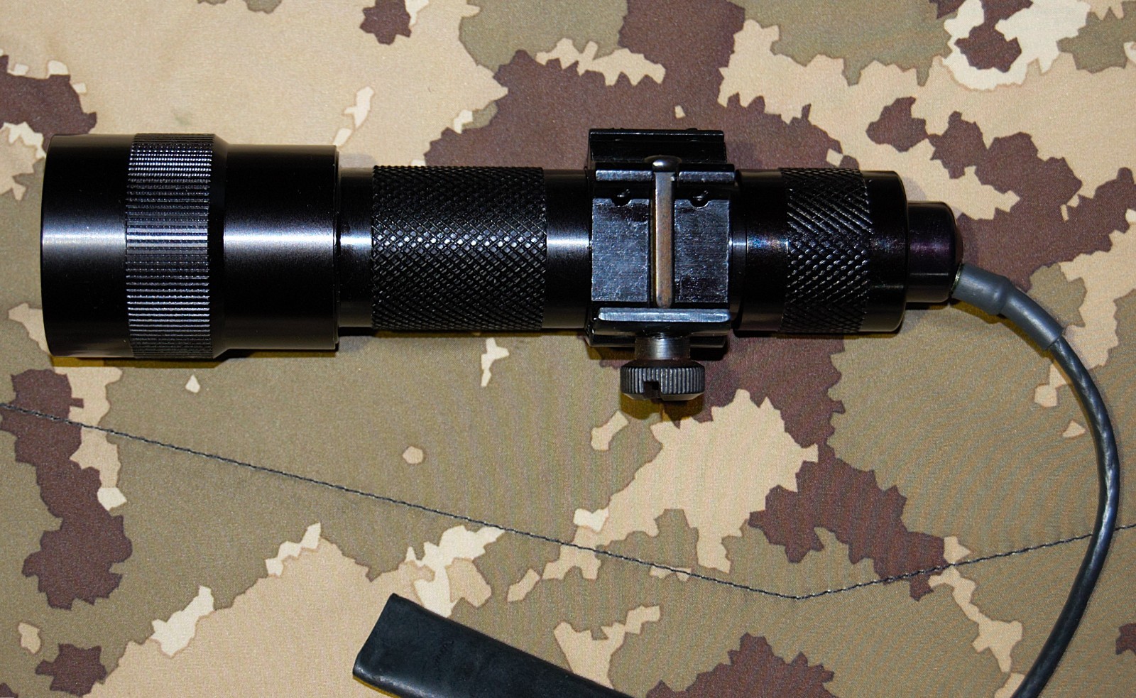 Surefire Model 660 Tactical Weapon Light w/ M10 Mount