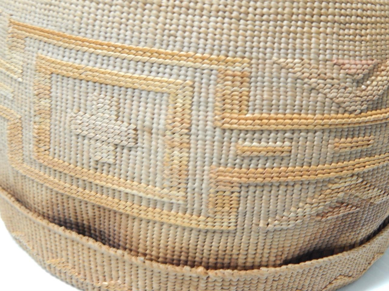 ANTIQUE LARGE TLINGIT RATTLE TOP BASKET -NW COAST ALASKA INDIAN - REAL PRETTY !