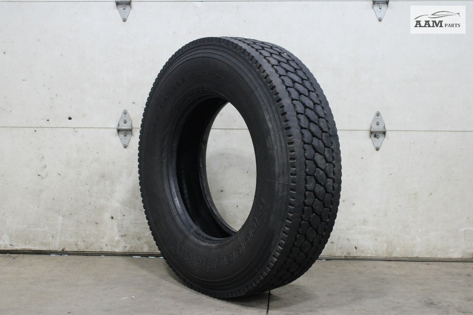 2018-2024 FREIGHTLINER CASCADIA WHEEL TIRE 295/75 R22.5 DOUBLE COIN OEM