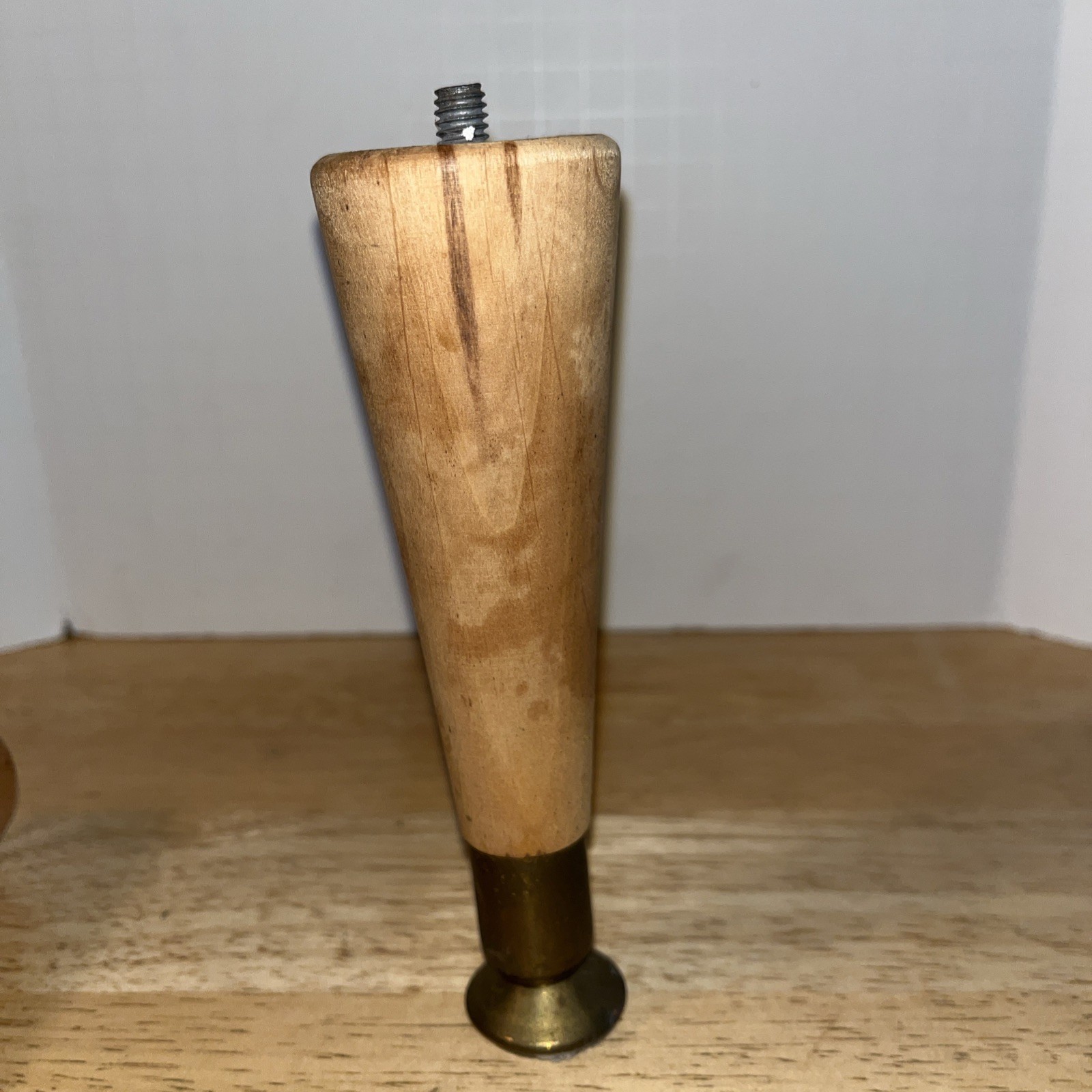 Vtg Set Of 4 Mid Century MCM Tapered Gold Tip Wood Furniture Legs 4” Screw In