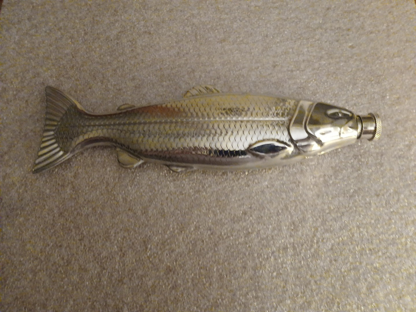 Novelty Stainless Steel Fish Flask – Great Gift for Fisherman