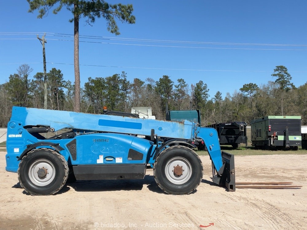 2016 Genie GTH844 8,000 lbs 44' Telescopic Reach Forklift Telehandler 8K bidadoo