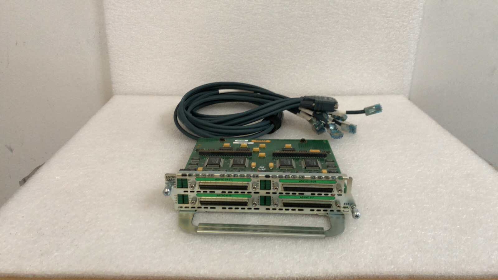 CISCO ASYNC-32A 32-Port Asynchronous Serial Network Module NM-32A w/ OCTAL CABLE