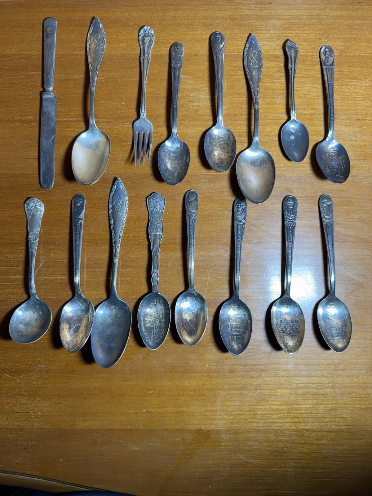 16pc Vintage Souvenir Spoon Lot - WM Rogers Presidents & 1939 World's Fair