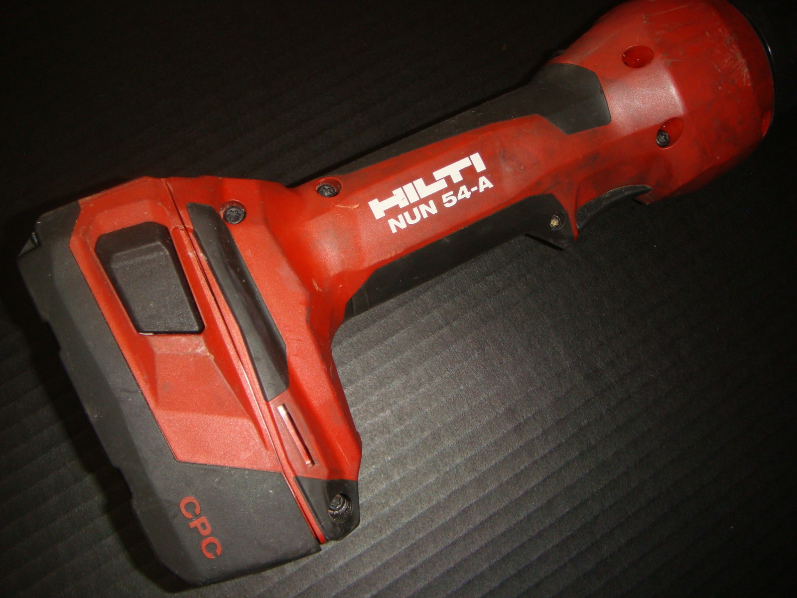 HILTI NUN 54-A CORDLESS CABLE CRIMPER 1 BATTERY & 1 CRIMP HEAD DIE