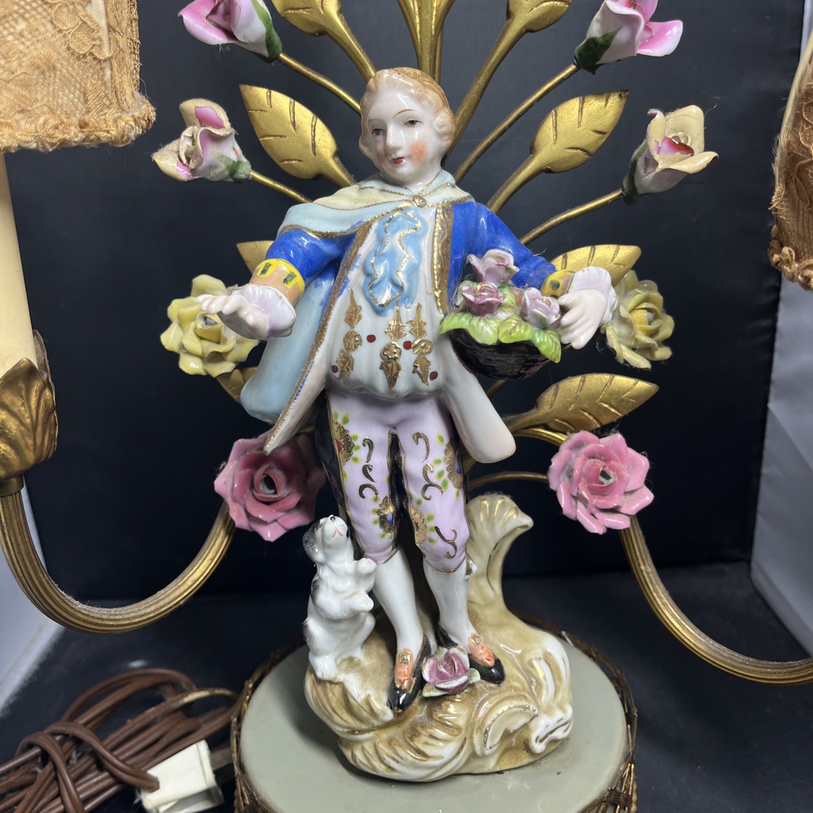 Antique Boudoir Porcelain Figurine/flower Lamp