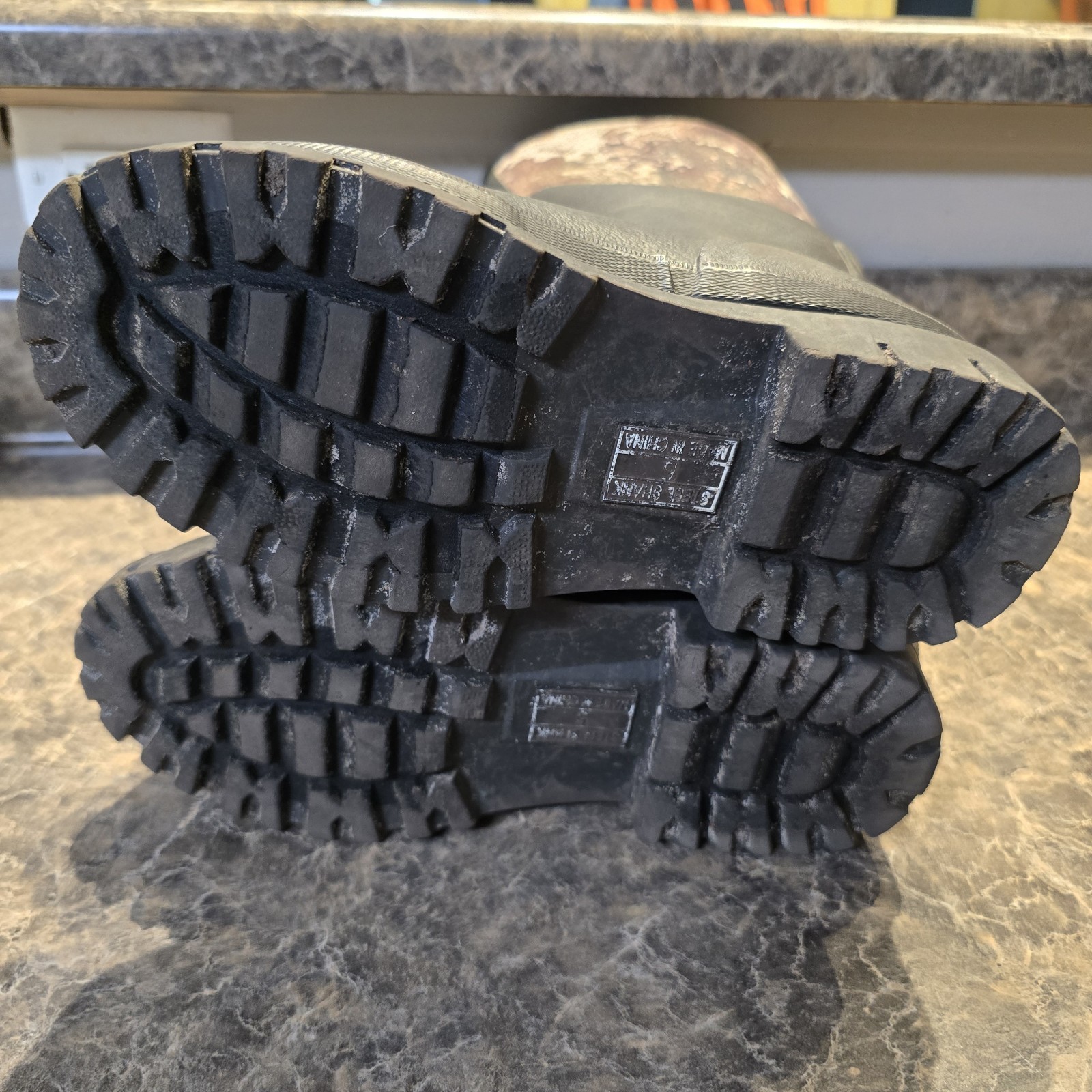 RedHead Camo Utility Waterproof Rubber Boots for Men Size 5 Strata