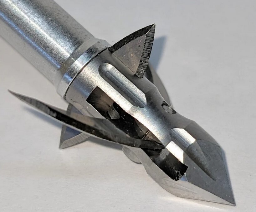 Black Flag Archery - Hemorrhage -Fixed- 4 Blade - 100 Grain - 3pk - Broadhead