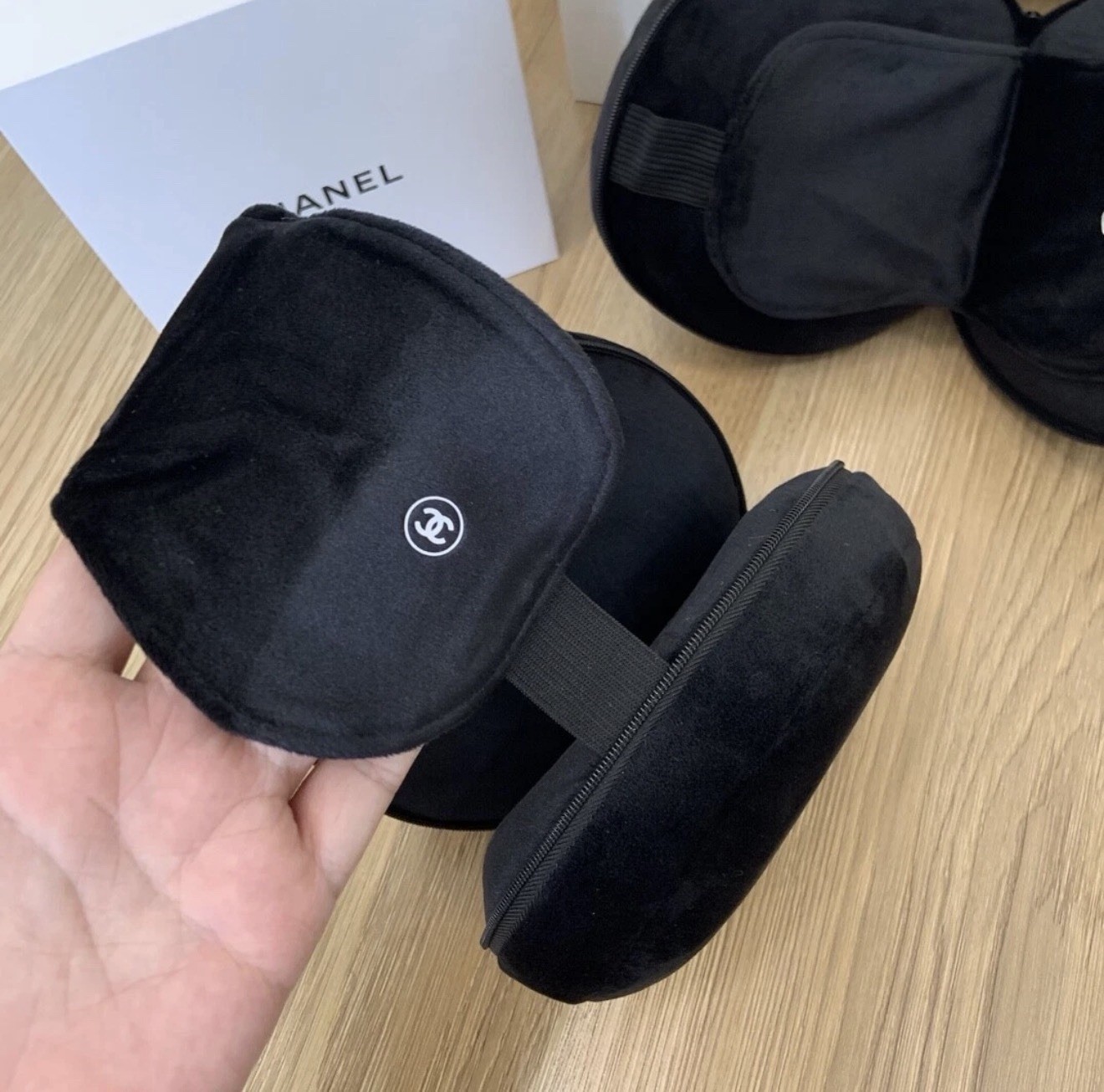 CHANEL BEAUTE Travel Pillow Sleeping Eye Mask Velvet GWP with Box