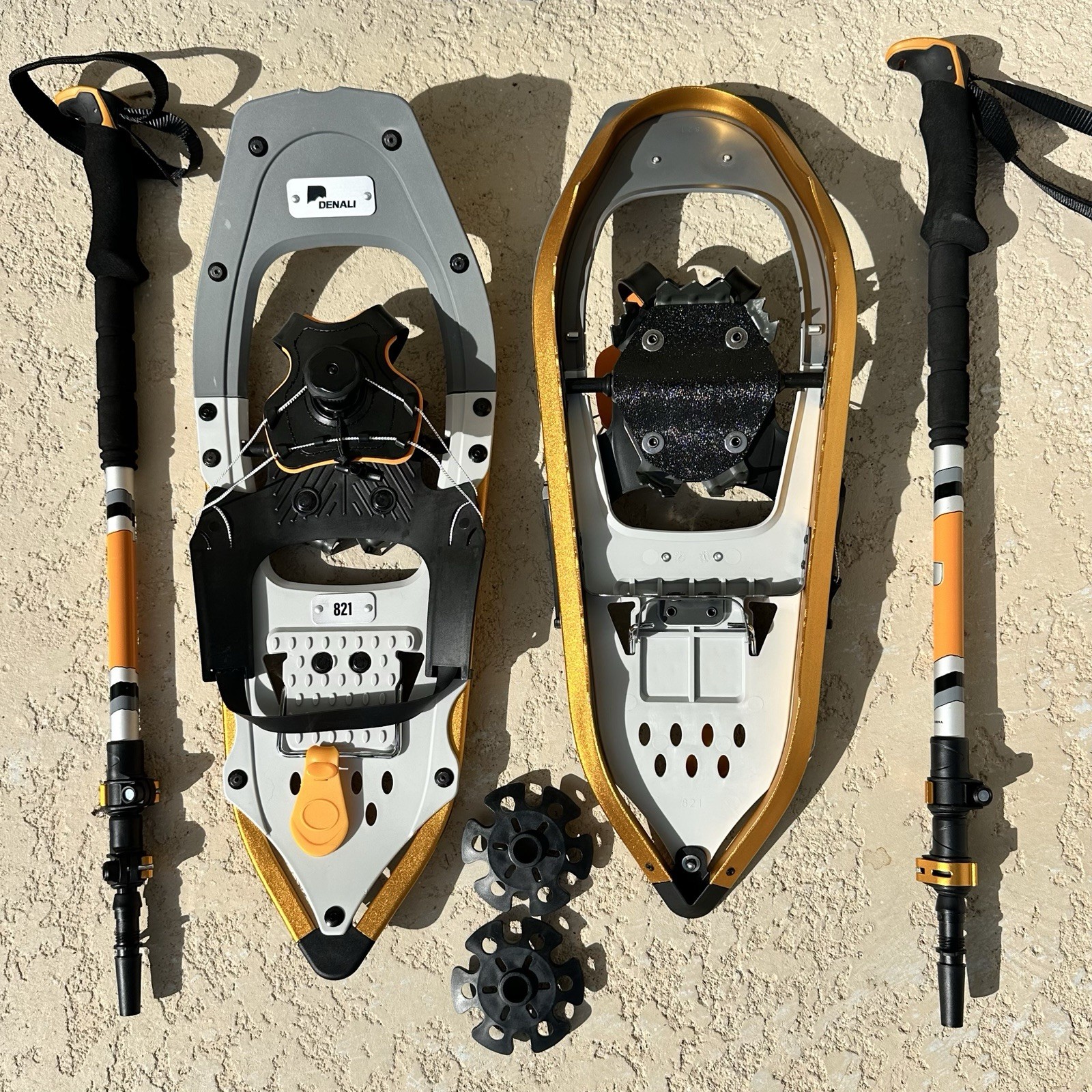 Denali Sawtooth Spin Snowshoes 8x21 | Trail Hiking Set w/ Poles & Bag 150 lb