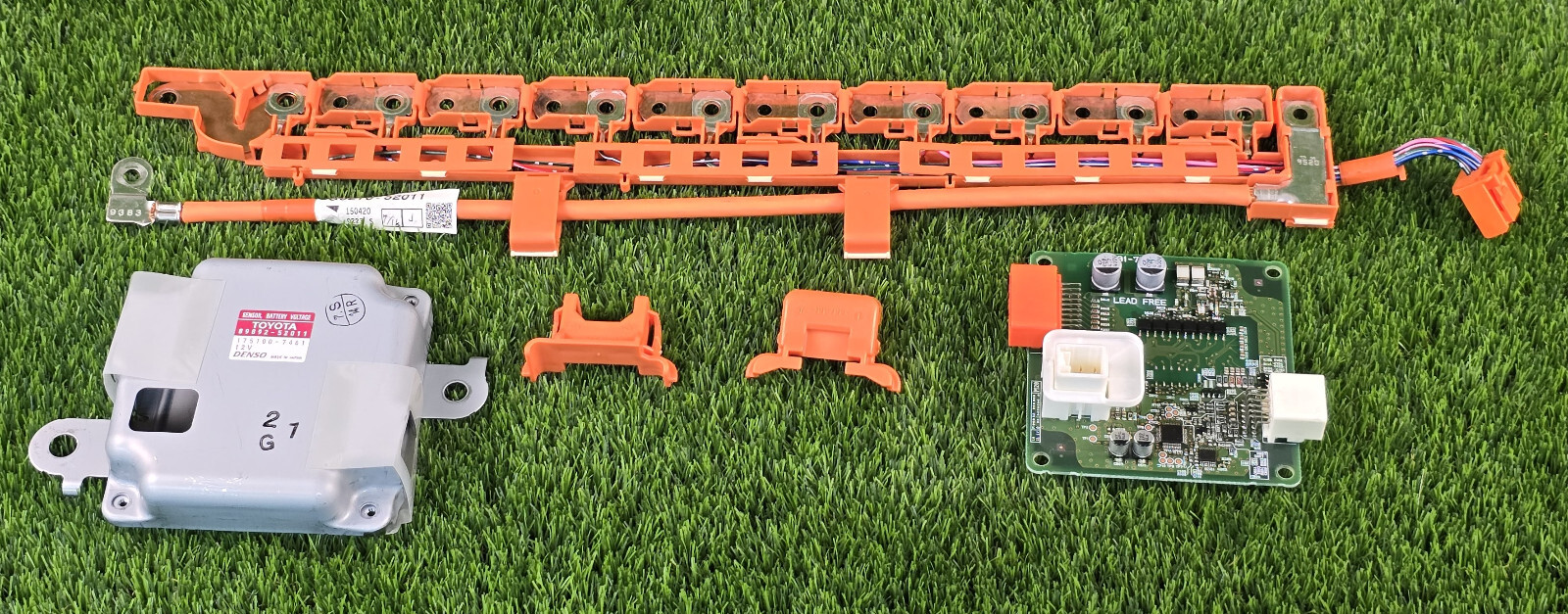 Toyota Prius C 2012-2017 Hybrid Battery Voltage sensor 89892-52011 with wire OEM