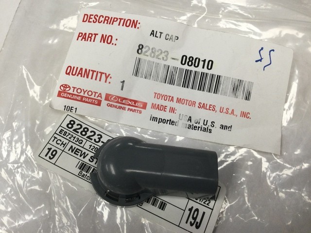 Genuine Genuine Toyota Alternator Post/Terminal Cap 82823-08010