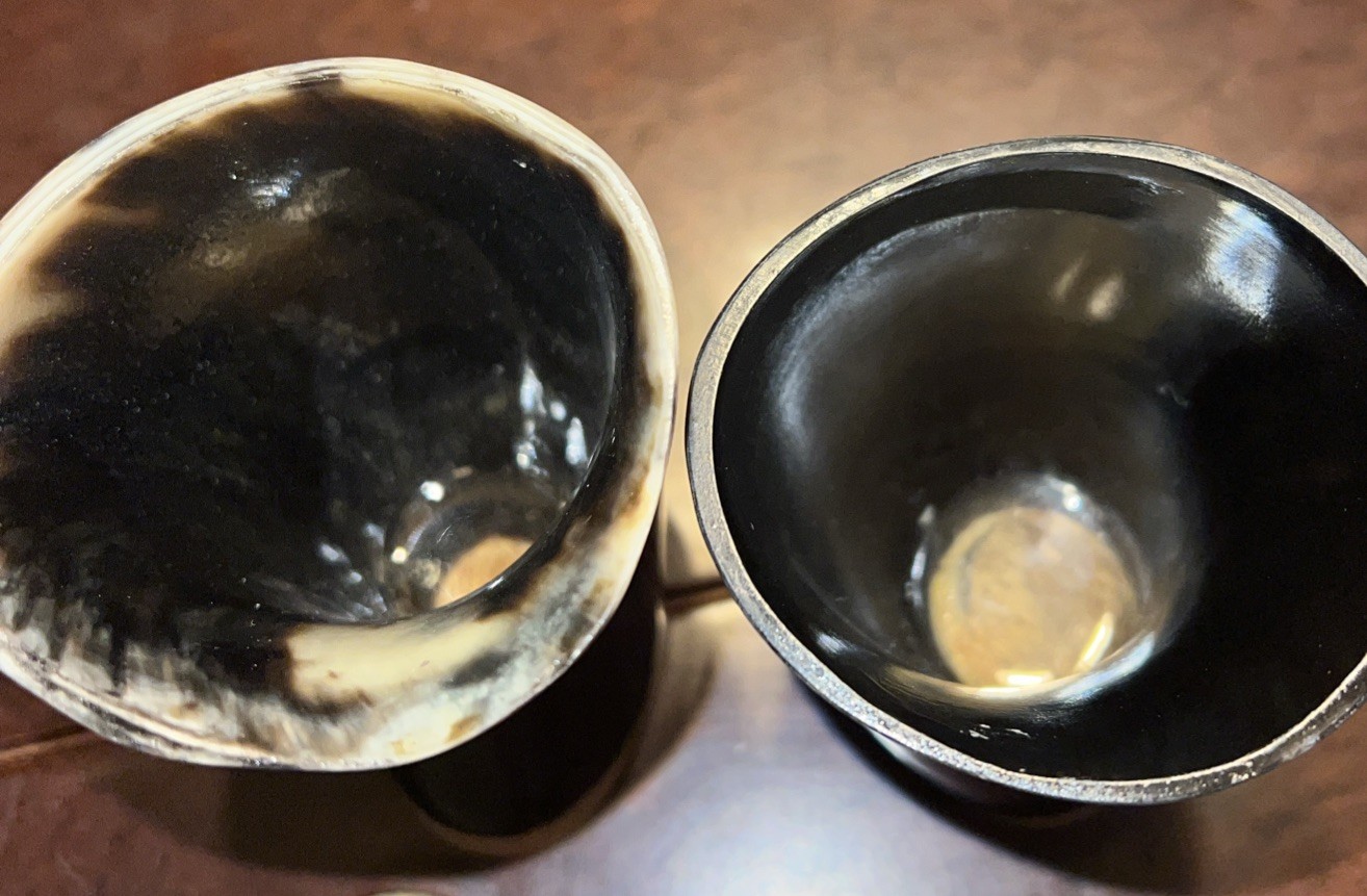 Set Of 2 Natural Medieval Viking Dining Ram Horn Drinking Cup Memento Mori Skull