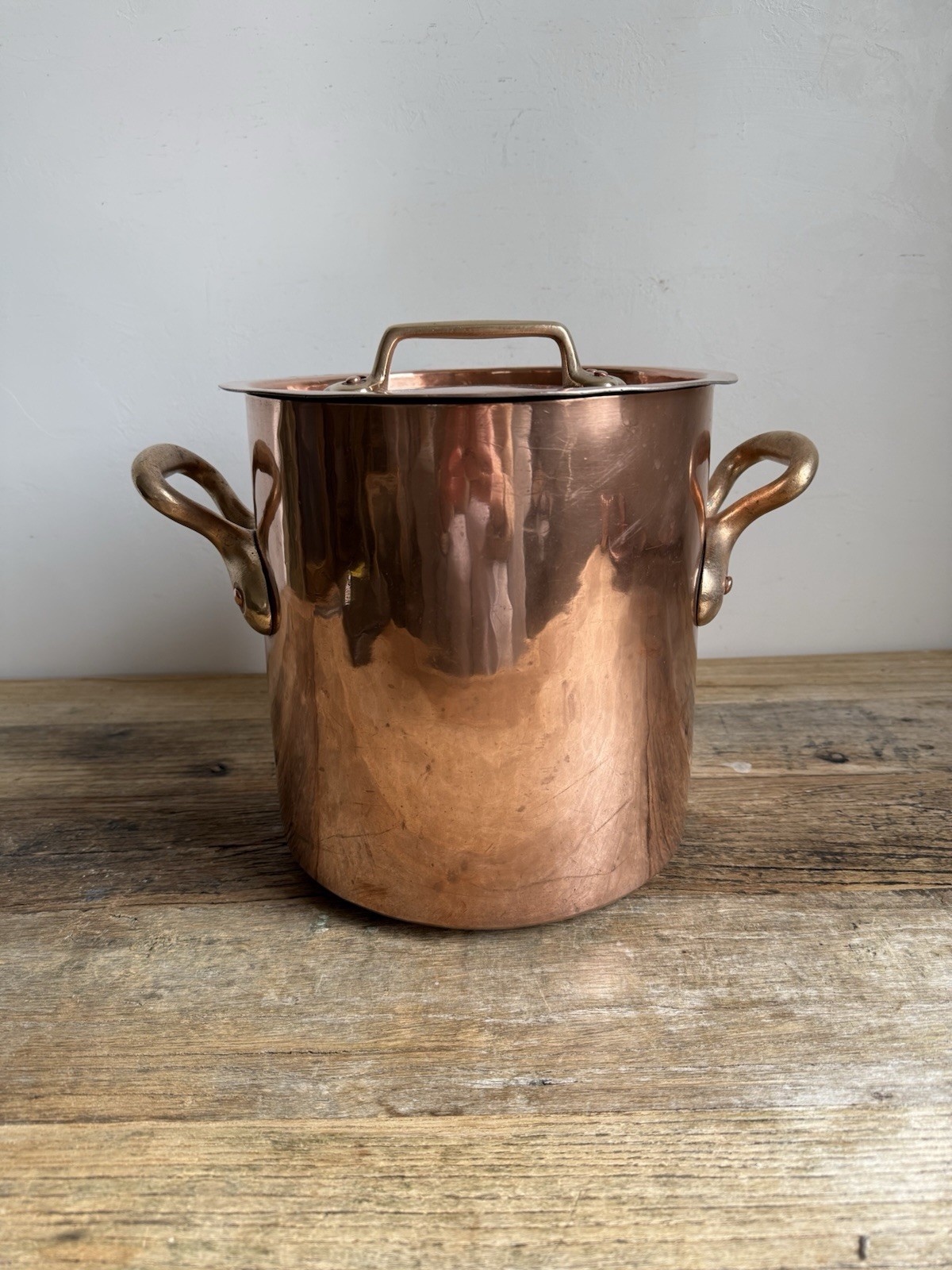 Gorgeous Hand Hammered Antique Copper Stock Pot with Lid - Dovetailed - 22cm