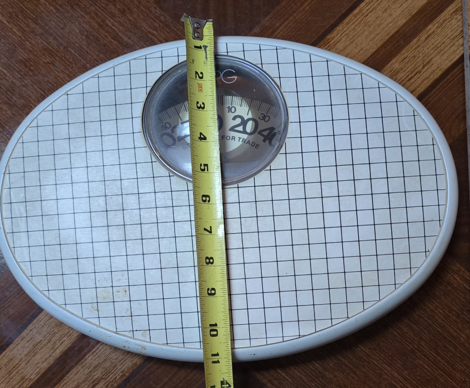 11" Tall Borg Small Feet Oval Bathroom Scale Bubble Viewer White Lines 280lbs