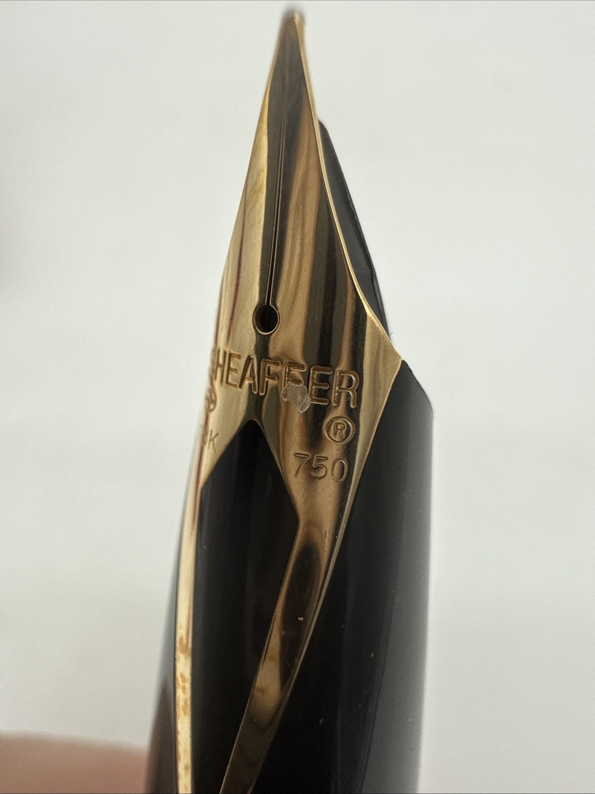 Sheaffer Legacy Fountain Pen NIB Marked 18K 750 With Casr Cartridges and Papers