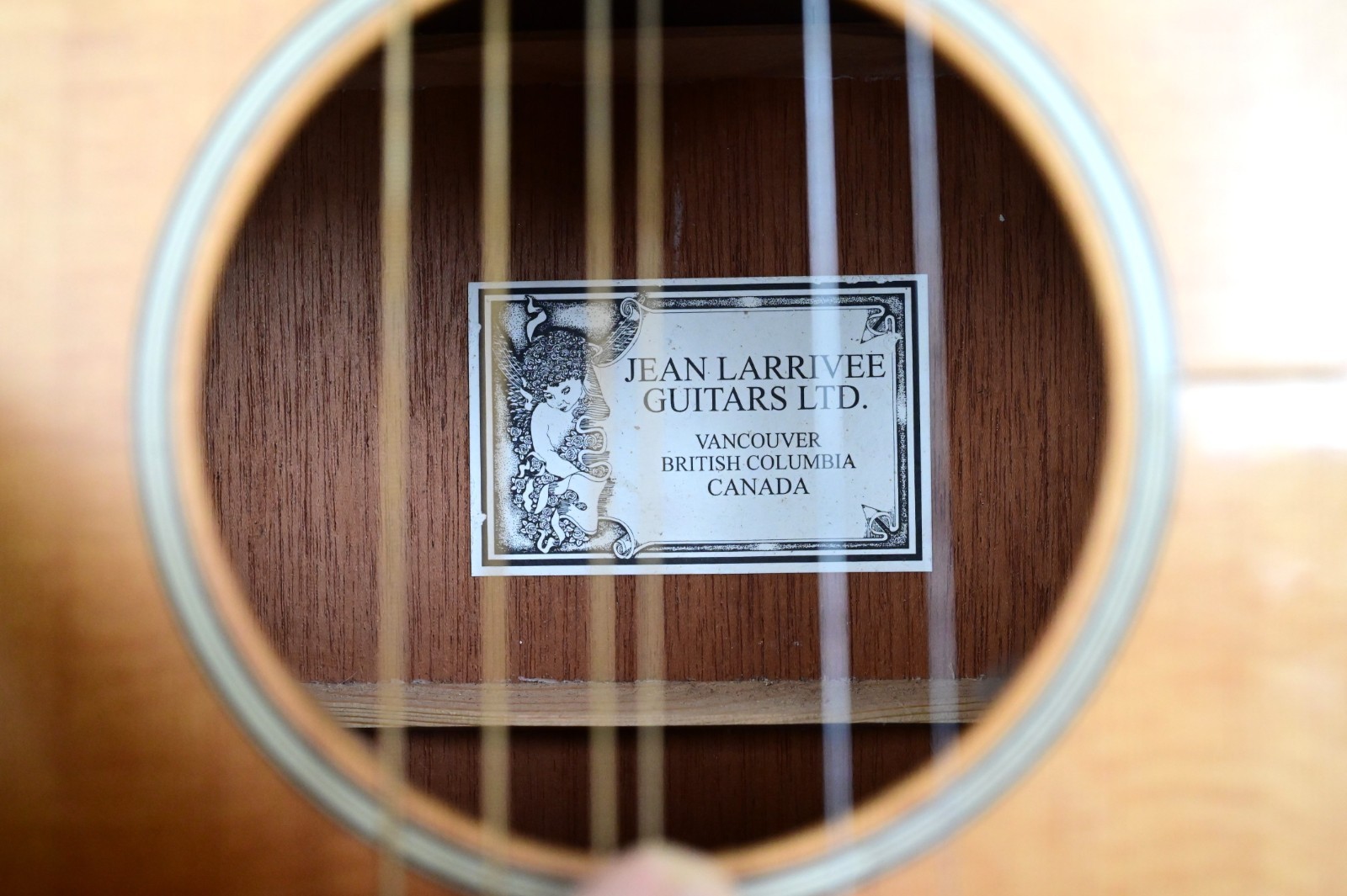 2001 Larrivee O-01 Parlor Guitar Serial #52848 Dated 2001/includes soft case