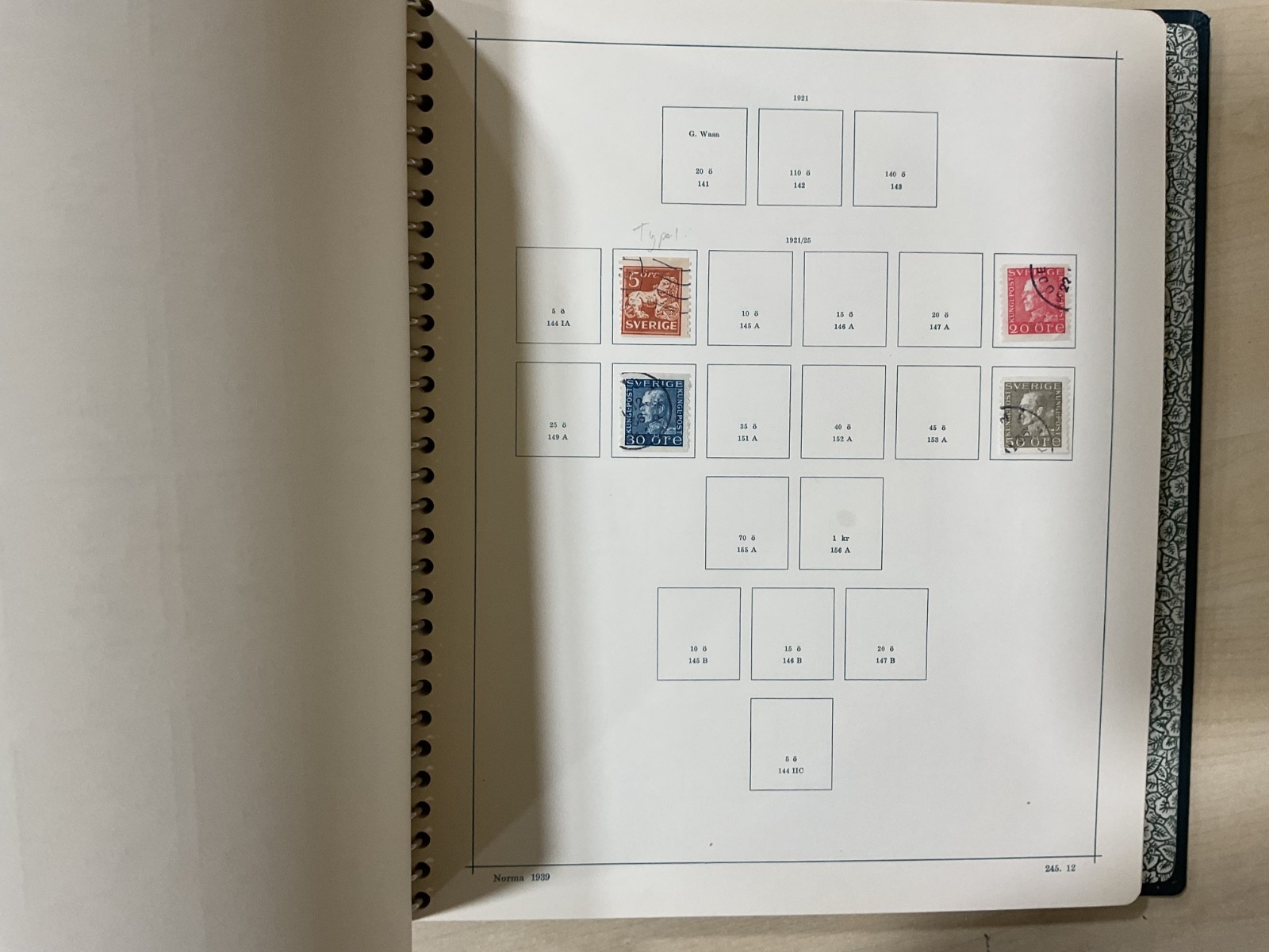 Sweden stamps. Vintage. 4 stock books/album. 4.8kg. BG97*