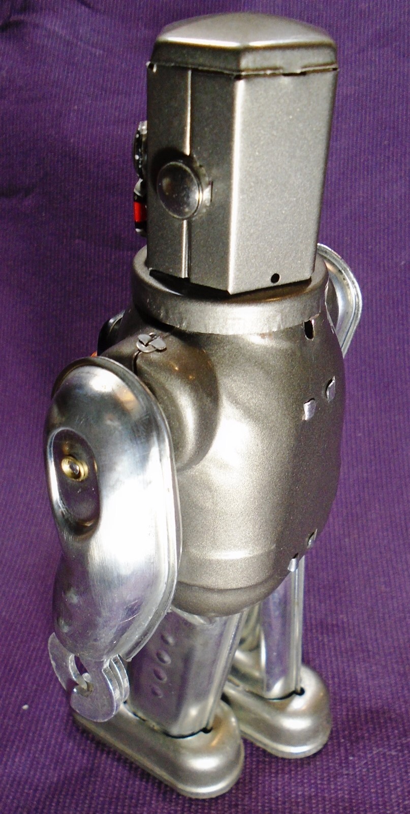 Metal House Hex Head Tin Robot Wind Up Walking Robot w/Chest Gun Grey New In Box