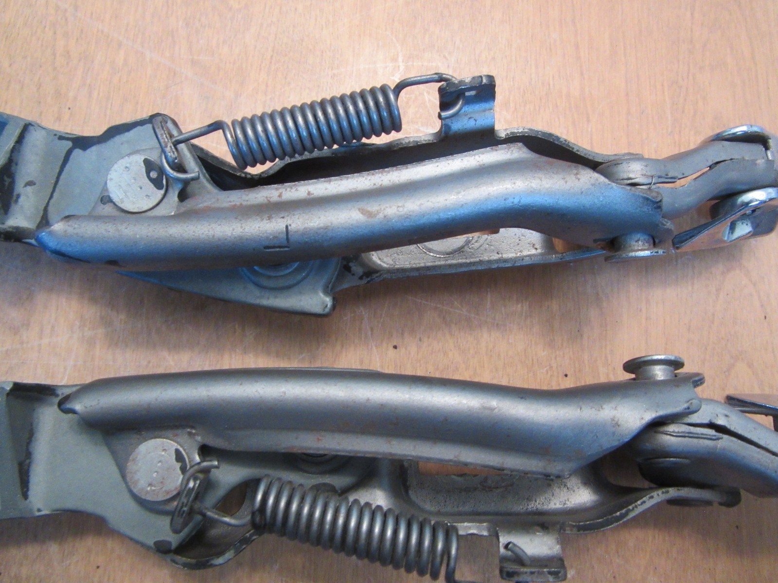 1971 -1976 GM A body convertible latches full size cars