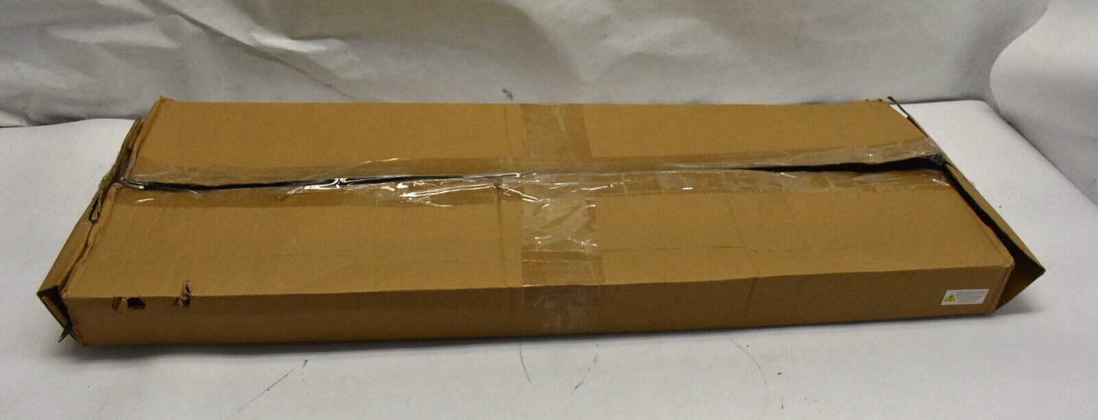 United Cutlery Lord of the Rings Uruk-Hai Scimitar w/ Plaque Prop Replica UC1309