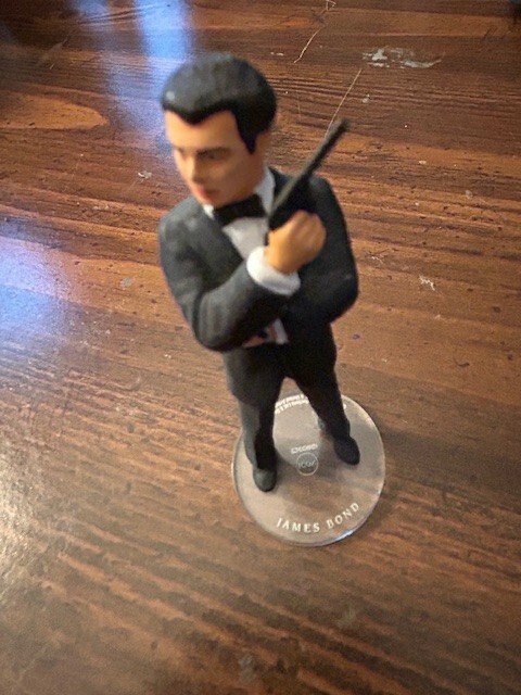 JAMES BOND 007 Corgi ICONS Pierce Brosnan Goldeneye Great Condition Spyguise Box