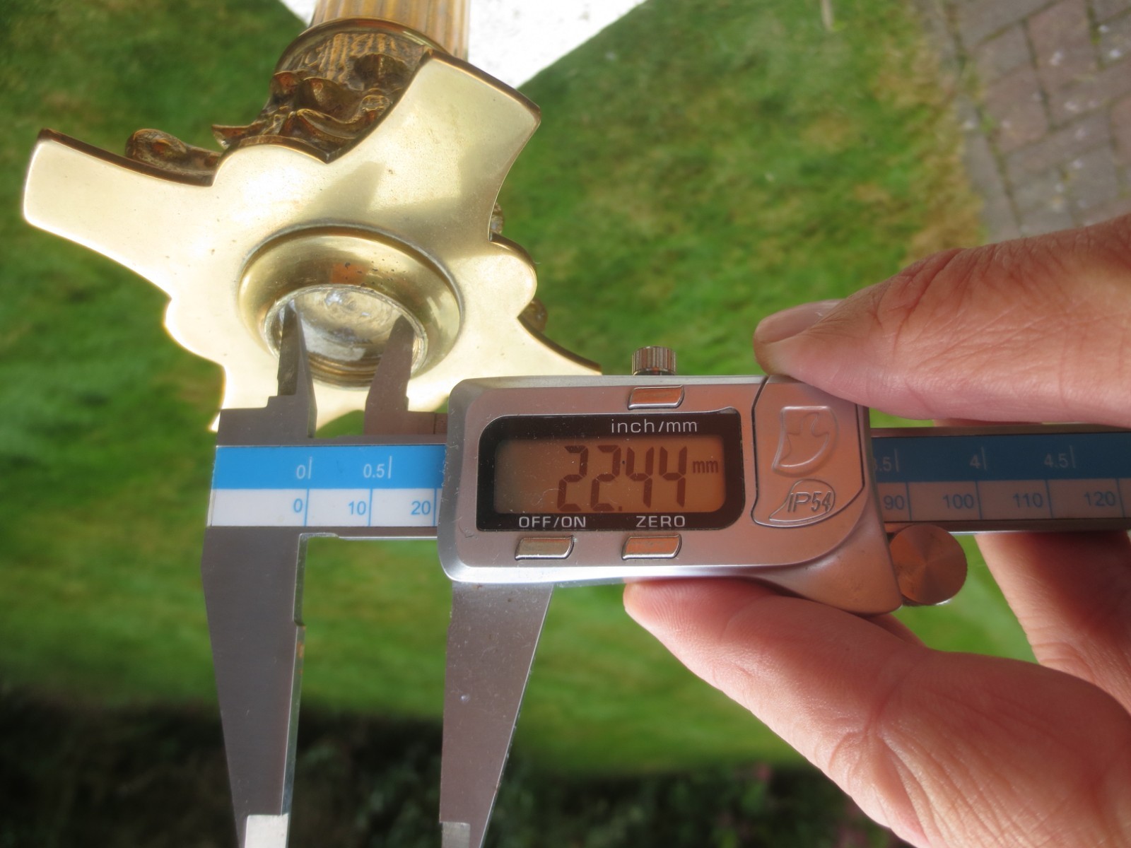 Antique Brass Corinthian Column Oil Lamp Brass 12" In Height