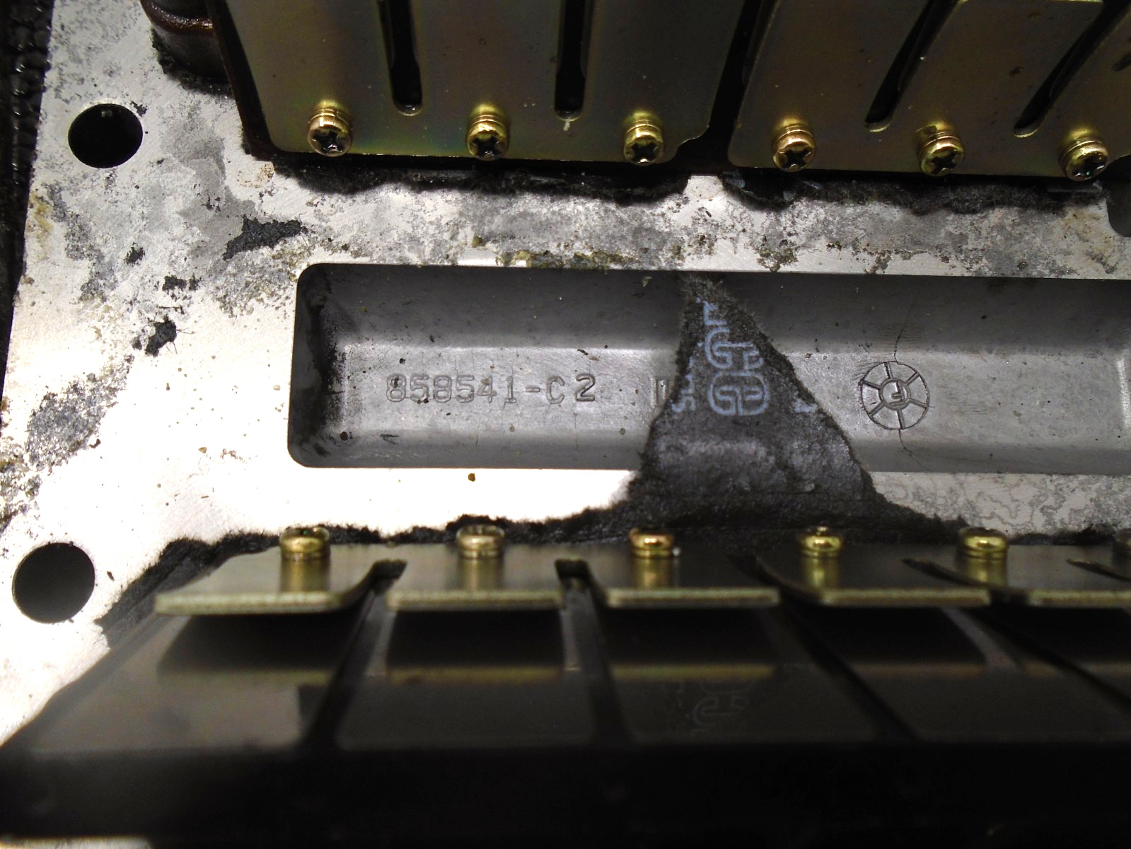 Used Reed Block Assy X6 828623T4 Mercury Optimax 1998-2005 V6 Outboard