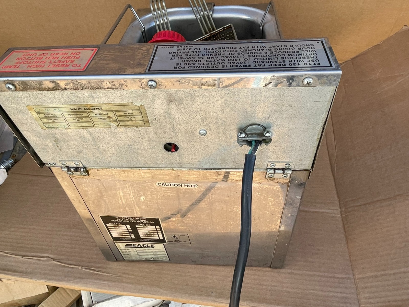 Eagle Countertop Deep Fryer 120V / 1800W / Model EF10-120