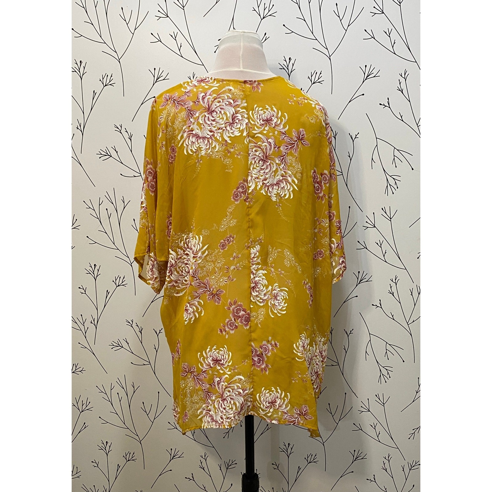 143 STORY Mustard Pink Floral Short Sleeve Kimono SMALL Chiffon Sheer Cover Up