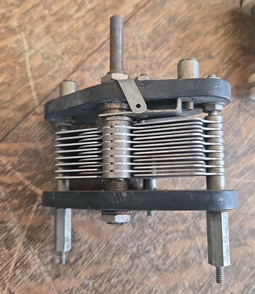 Vintage Lot Of Radio Tuning Condensers, Rheostats, Knobs Etc. Early Radios