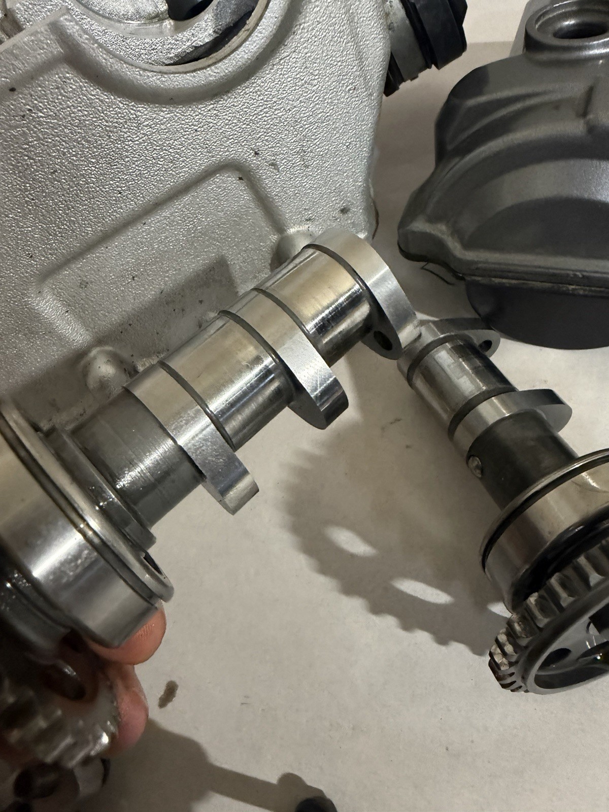 **2003-2006 YAMAHA YZ250F CYLINDER HEAD CAMS CAM TOWERS VALVE COVER COMPLETE OEM