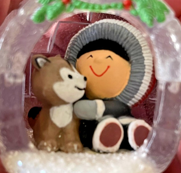 HALLMARK 1981 FROSTY FRIENDS 2ND IN SERIES ESKIMO HUSKY IGLOO ORNAMENT W BOX