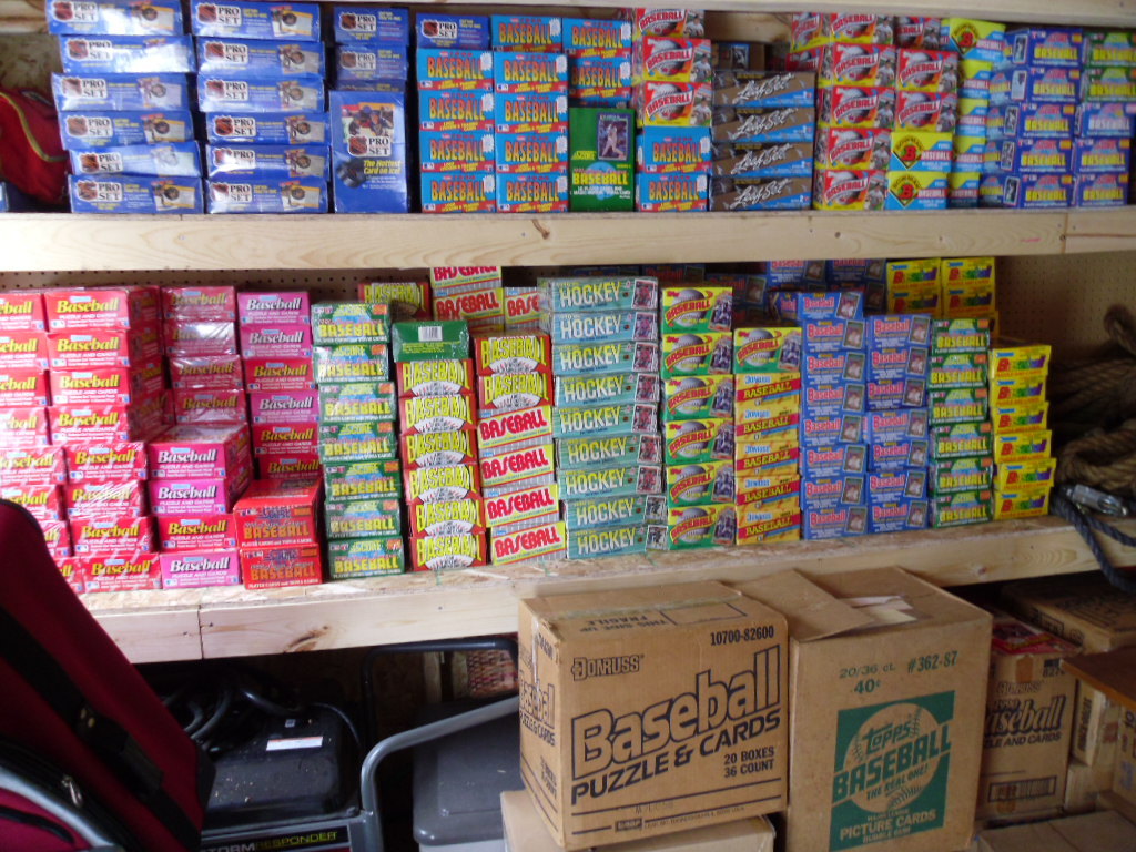 GIGANTIC ESTATE FIND OF VINTAGE SPORTSCARDS WITH OLD UNOPENED PACKS LIQUIDATION