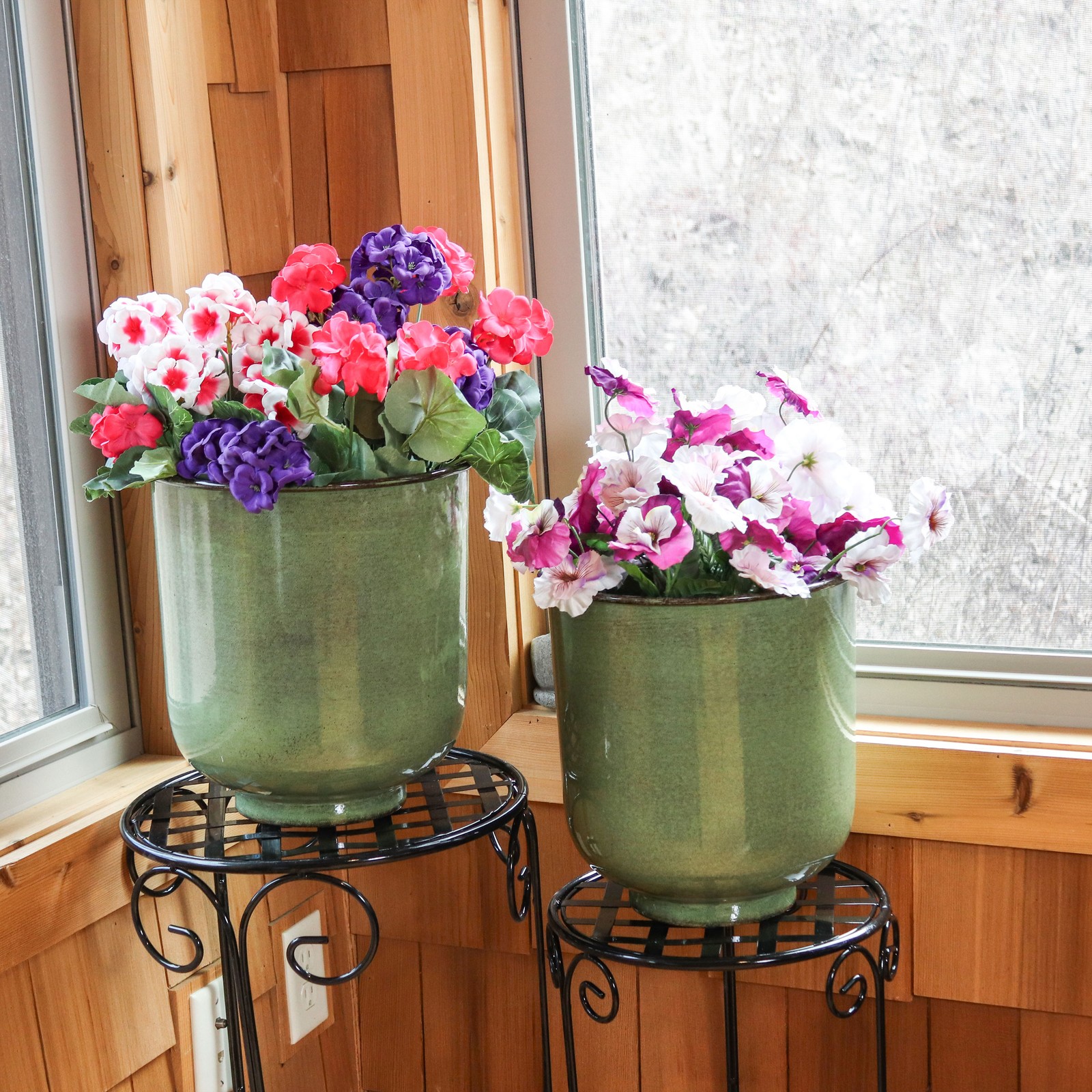 Vivian Metal Planter - 11 in - Jade Glaze - Set of 4 by Sunnydaze