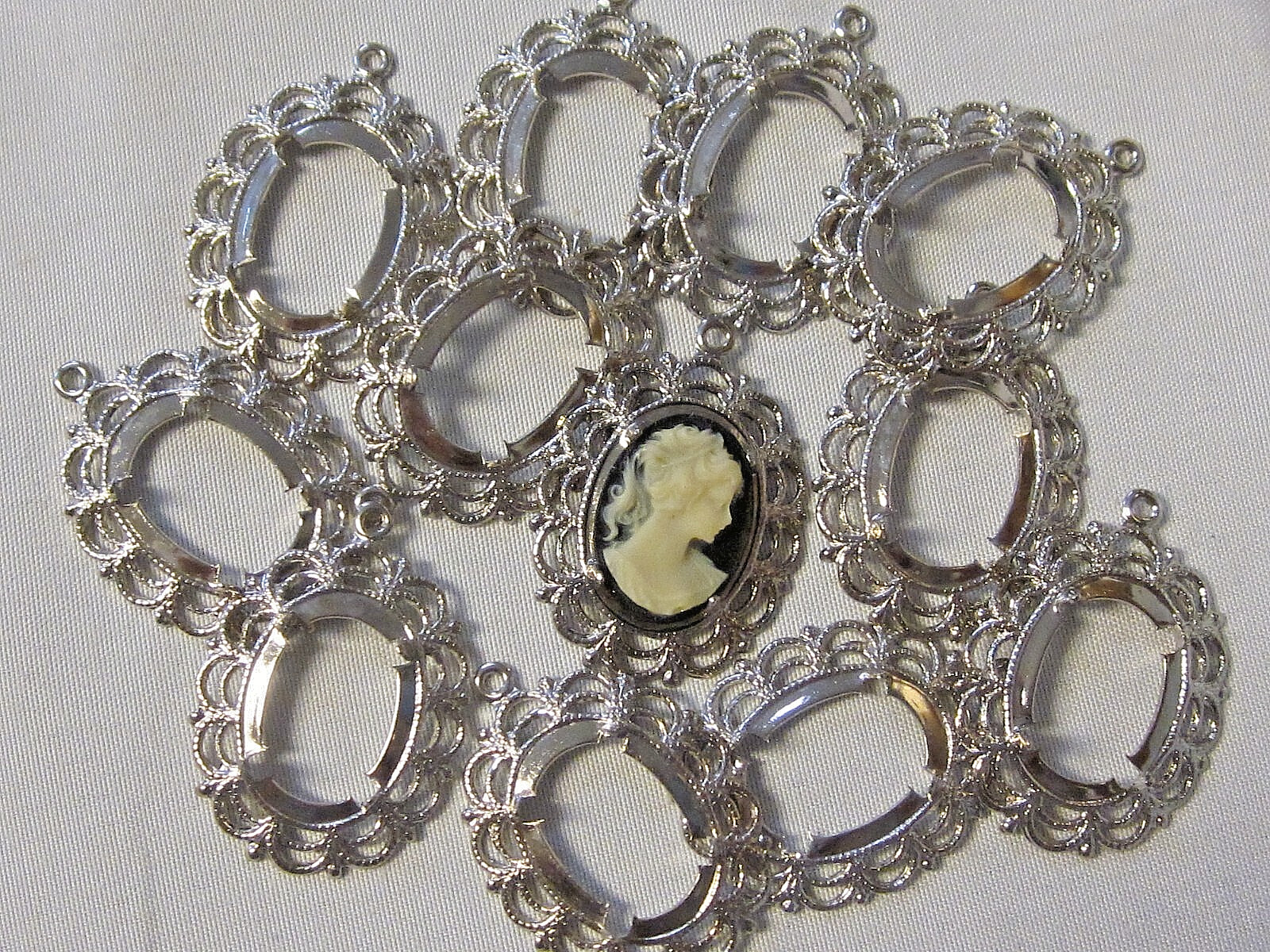 12 Rare Prong Set SILVER Plated 13x18mm Oval Cameo Pendant Settings w/ Hang Loop