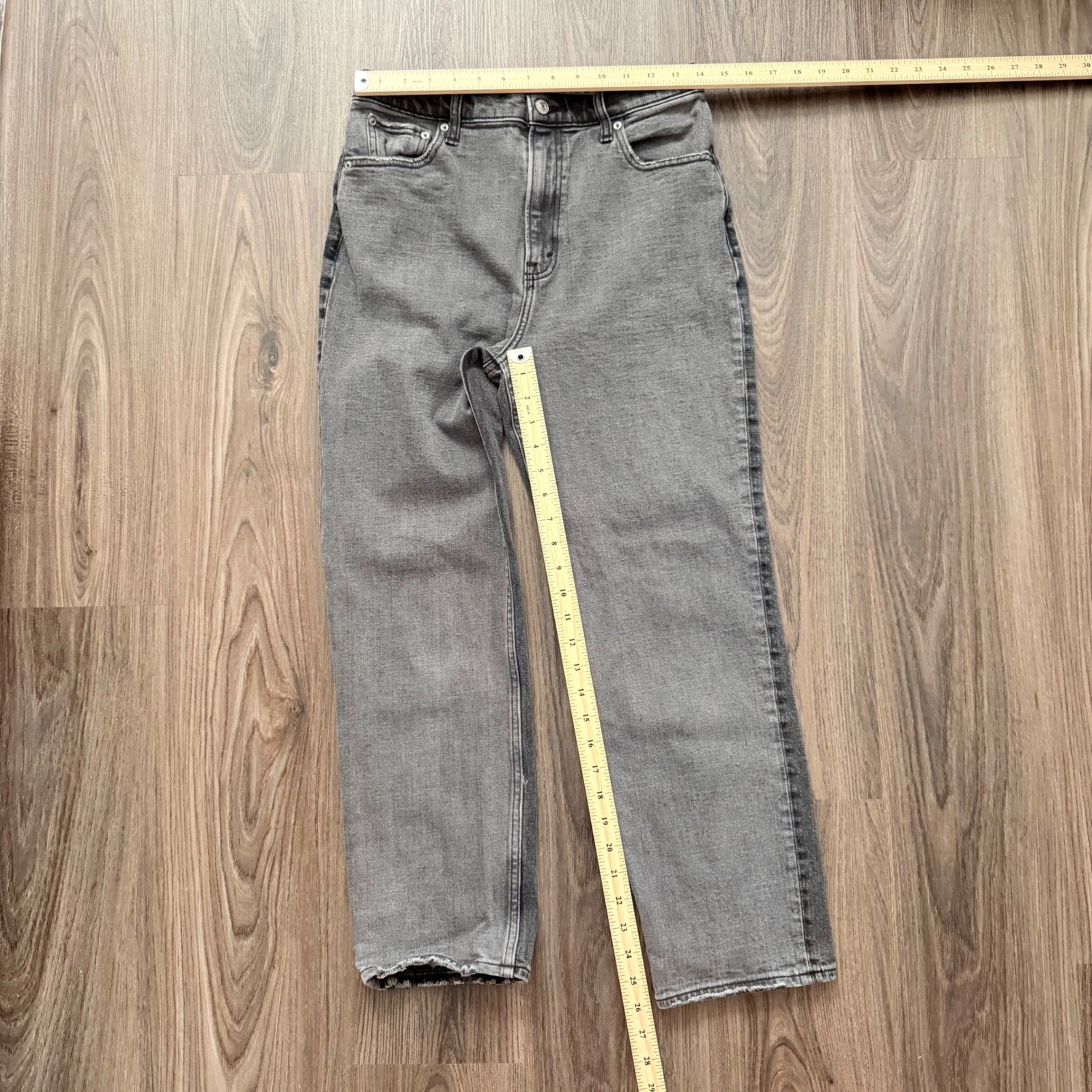 Abercrombie & Fitch Ultra High Rise Ankle Straight Jeans Grey Wash Size 29 8R