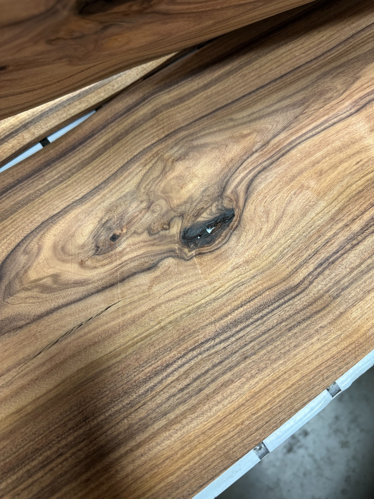 Santos Rosewood Raw Wood Veneer 2 sheets 103'' x 9'' 320G