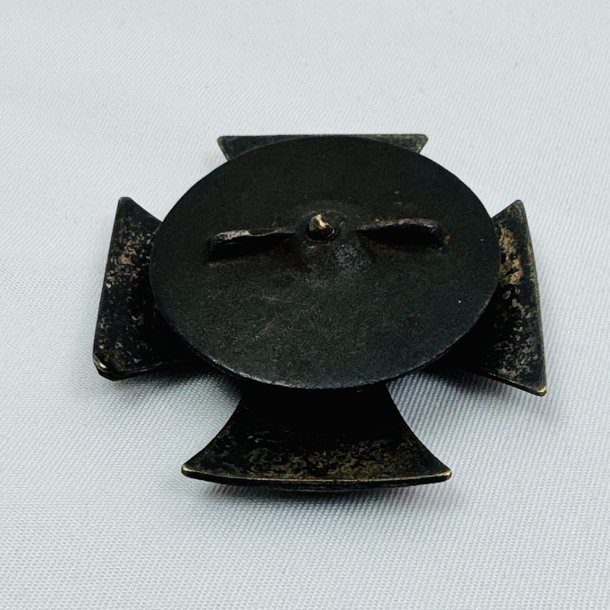 Imperial German WWI Iron Cross 1st Class 1914 Screwback Mounting
