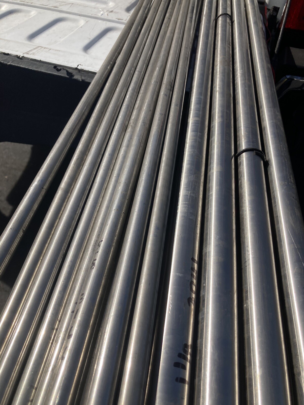 Titanium Round Bar 6AL-4V grade 5 AMS 4928 1.500 X 17.000”