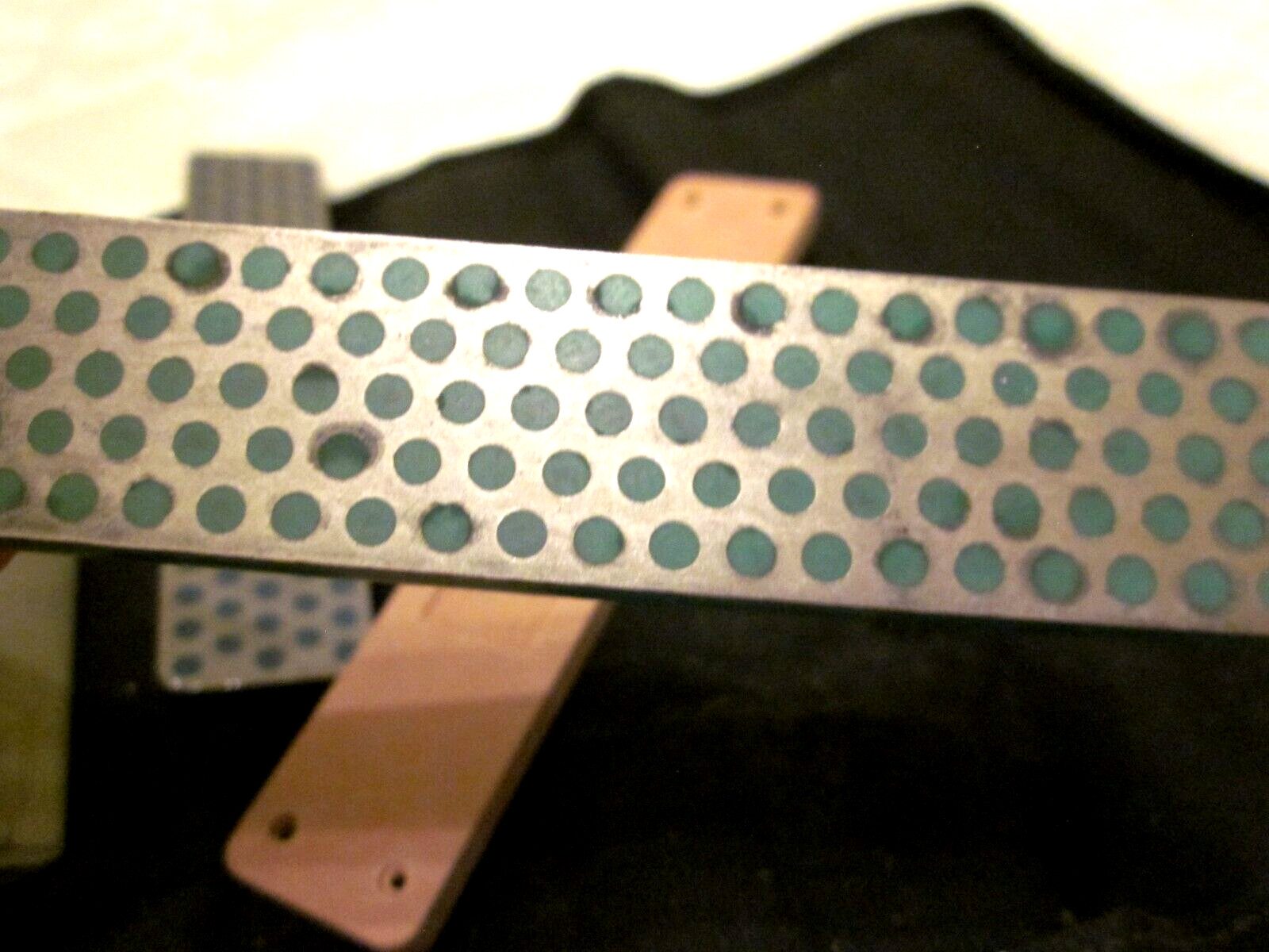 DMT Diafold Magna-Guide Sharpening System and 5 Stones