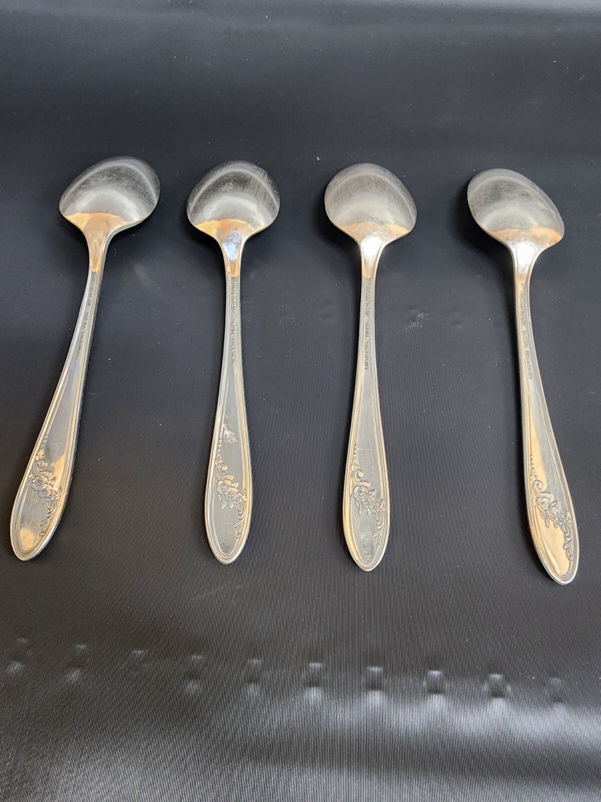 Set Of 4 Oneida Community Tudor Plate Queen Bess II Teaspoons