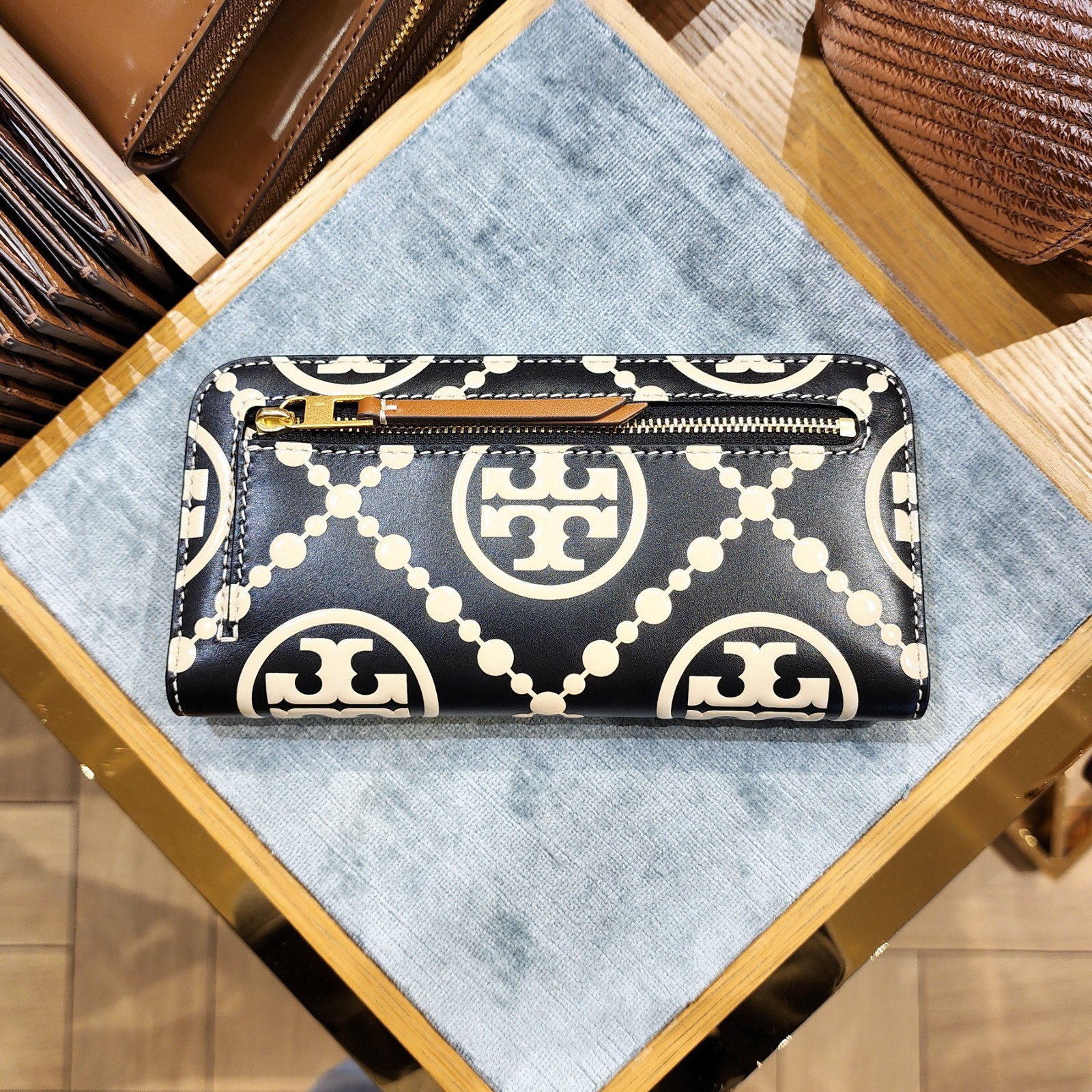 Authentic New Tory Burch T Monogram Contrast Embossed Zip Slim Wallet 146106