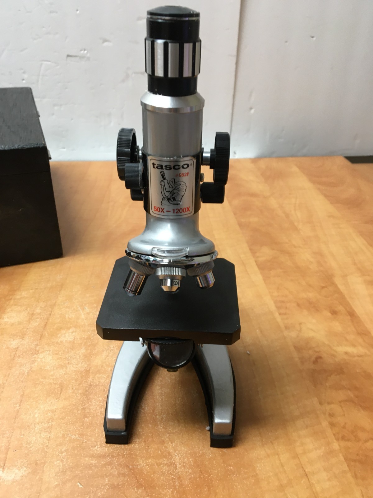 1970s Tasco 50x- 1200x Microscope Set w/ Wood Carry Case 952P parts or repair