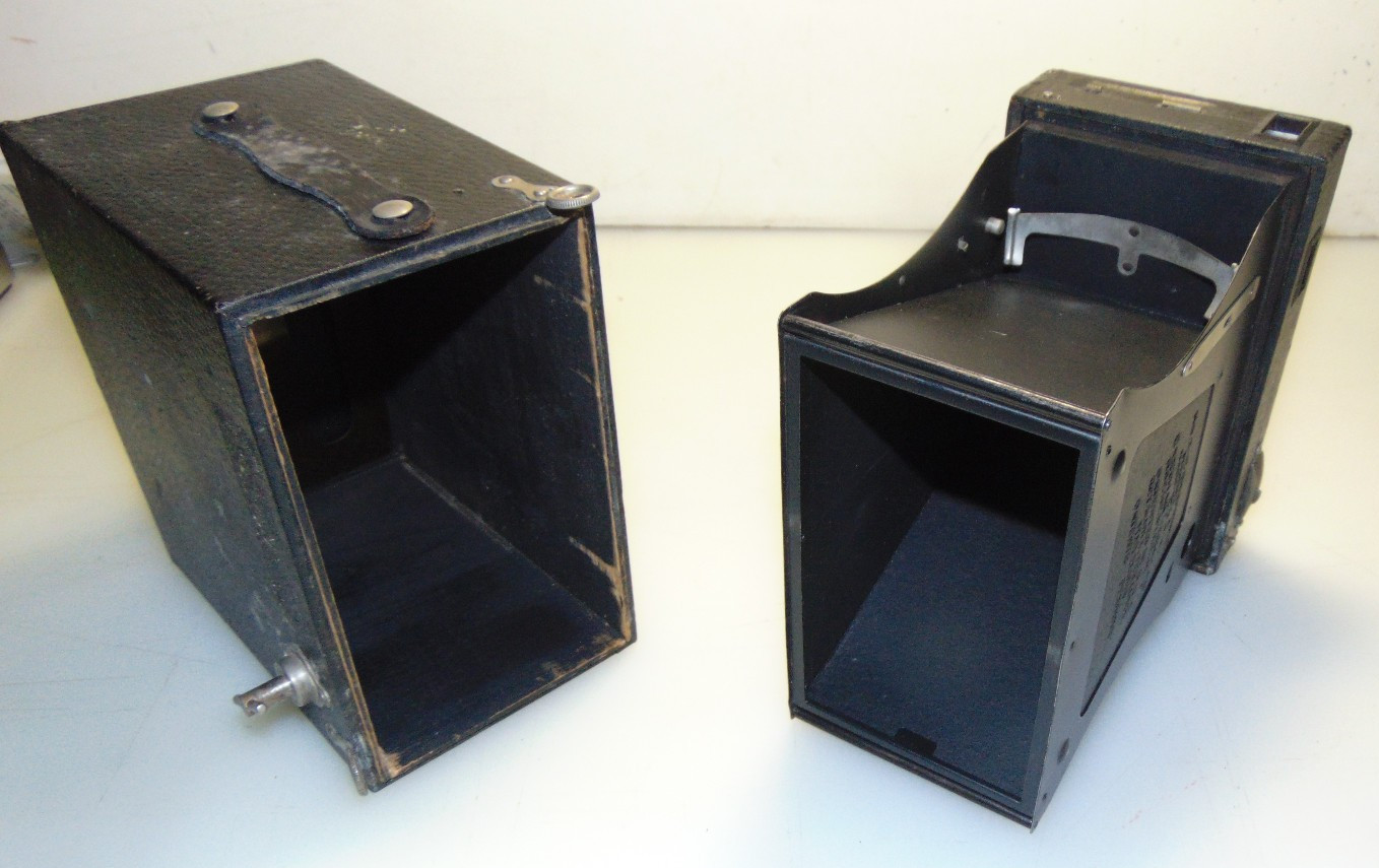 Vintage KODAK BROWNIE No. 2a Box Camera